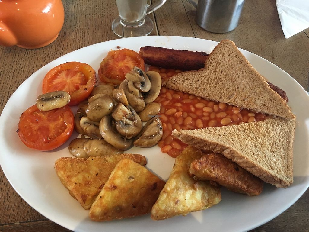 Vegan English breakfast at Mojos